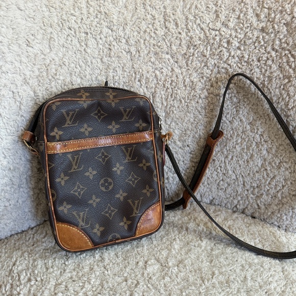 Vintage Louis Vuitton bag - Picture 2 of 7